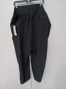 Athleta Women's Black Crop Athletic Pants Size 24 NWT alternative image