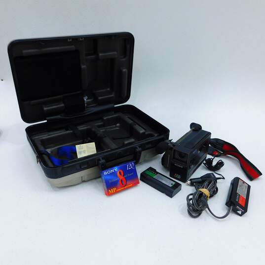 Sony CCD-M8u Video Camera Cassette Recorder w/ Case & Sealed Cassette image number 1