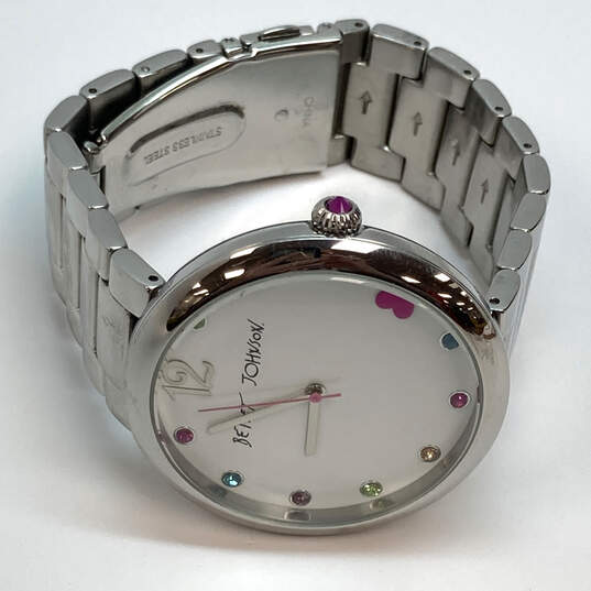 Designer Betsey Johnson BJ00016-01 Silver-Tone Round Dial Analog Wristwatch image number 3