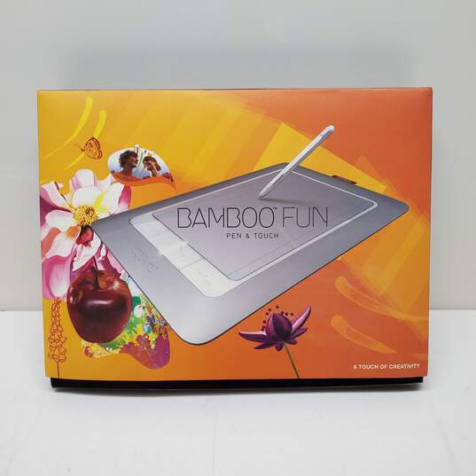 Wacom Bamboo Fun Pen & Touch USB Tablet Powers ON image number 1