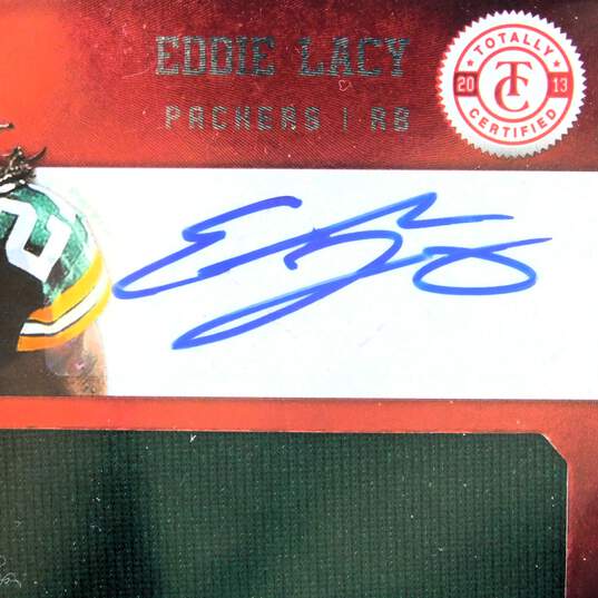 2013 Eddie Lacy Totally Certified Rookie Freshman Phenoms Red Signatures 284/299 image number 2