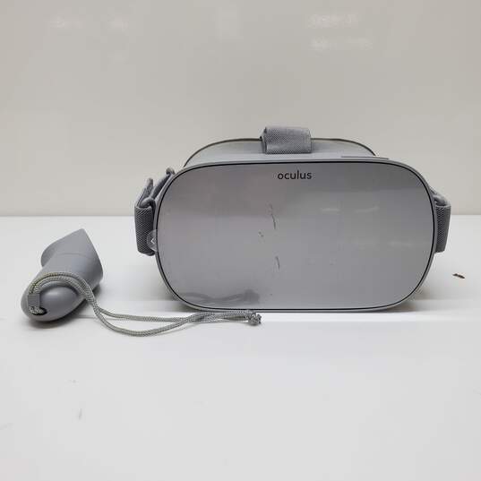 Meta Oculus Go 32GB Stand Alone VR UNTESTED image number 4