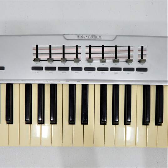 M-Audio Brand Oxygen 61 Model USB MIDI Keyboard Controller image number 4