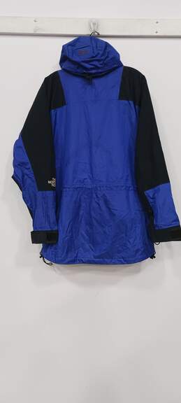 The North Face Women's Blue/Black Jacket alternative image