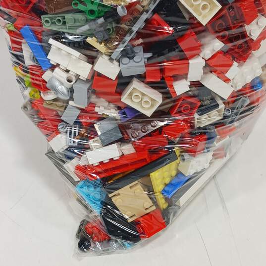 6lb Bundle of Assorted Building Blocks and Pieces image number 3