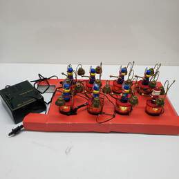 Mr. Christmas Santa's Marching Band 8 Stringed Musicians Untested alternative image