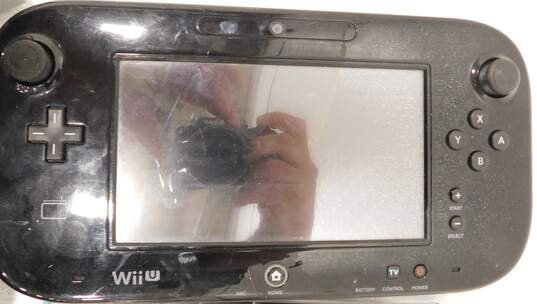 Nintendo WiiU w/Gamepad Mario Kart and Injustice image number 2