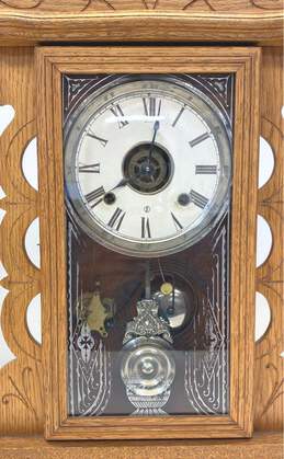 Vintage Wood Wind Up Clock for Parts / Repair alternative image