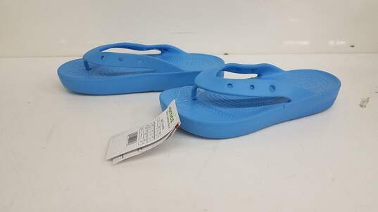 Crocs Classic Platform Flip-flop Thong Sandals Size 7 image number 2