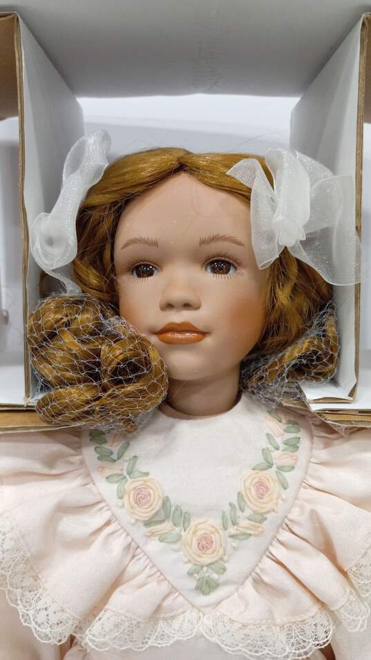Exclusively Yours Sonja Hartmann Lucille 22-Inch Porcelain Doll IOB image number 3