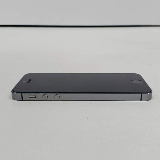 Apple iPhone 5s image number 5