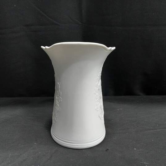 Vintage Kaiser White Porcelain Flower Vase image number 3