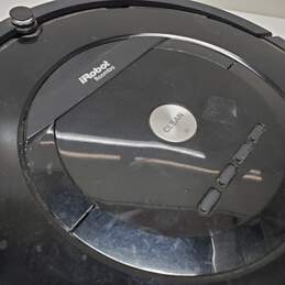iRobot Roomba Vacuum Model 805 Untested alternative image