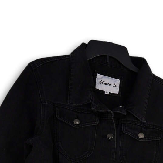 NWT Womens Black Denim Spread Collar Pockets Cropped Jean Jacket Size 3X image number 3