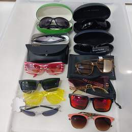 Shade Stash: Bulk Box of Sunglasses Assortment - 5.15lbs alternative image