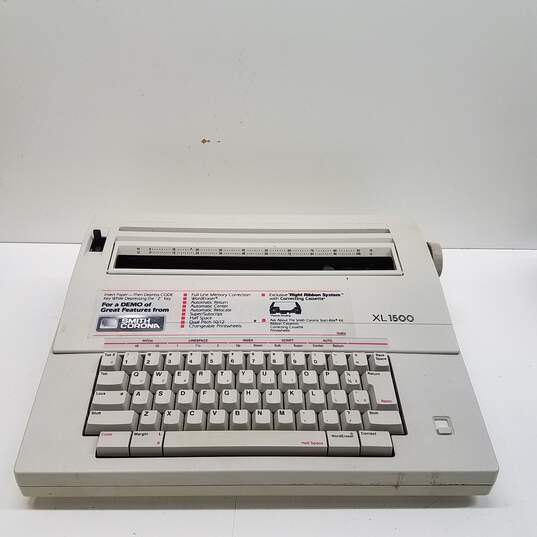 Smith Corona XL1500 Portable Electric Typewriter image number 1