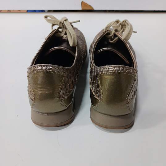 Cole Haan Women's Gold Lace-Up Comfort Shoes Size 9B image number 2