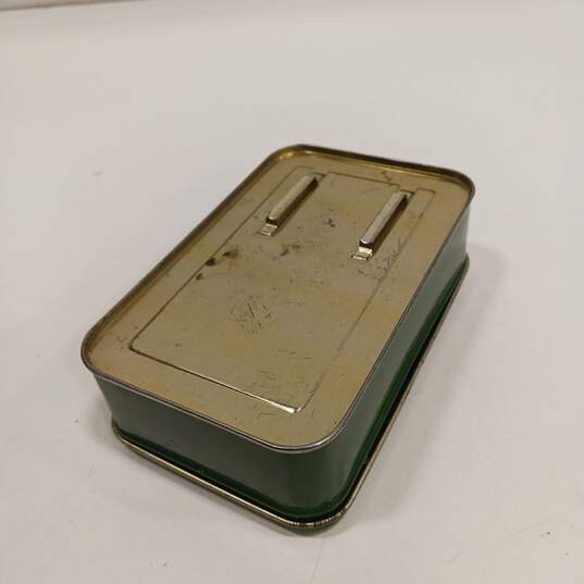 Vintage Johnson & Johnson Girl Scout Official First Aid Metal Kit image number 4