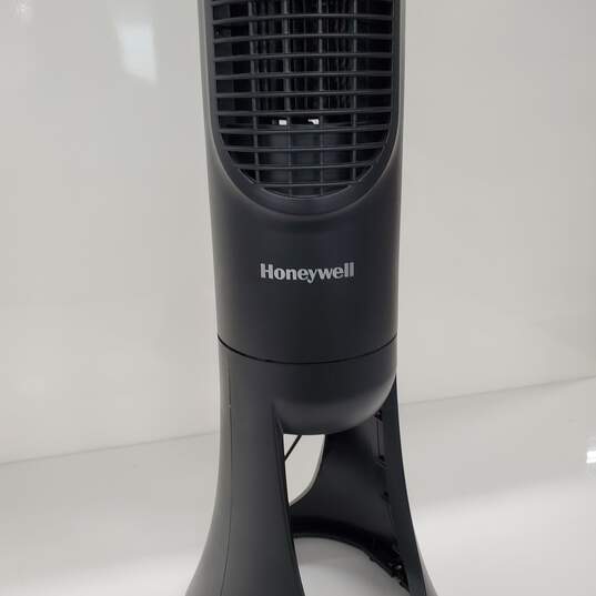 Honeywell QuietSet Standing Fan, Untested image number 4