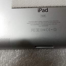 Apple iPad 3rd Gen (Wi-Fi Only) Model A1416 Storage 16GB alternative image