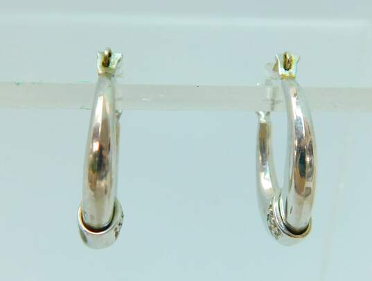 10k White Gold Diamond Accent Oblong Hoop Earrings 1.1g image number 3