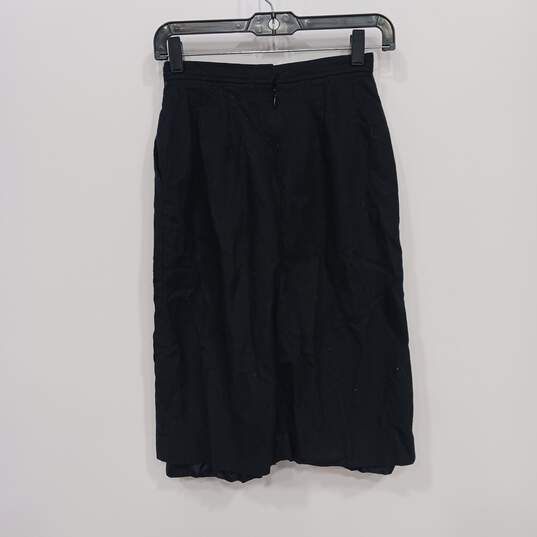 Vintage Evan-Picone Petite Women's Black 100% Wool Skirt Size 8 image number 2