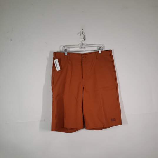 Mens Regular Fit Slash Pockets Flat Front Chino Shorts Size 40 image number 1