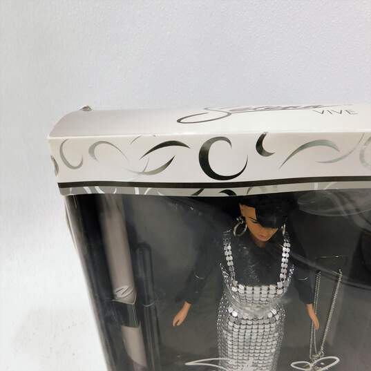 Selena Quintanilla VIVE Doll Silver Dress 2006 Collectible Q Productions image number 9