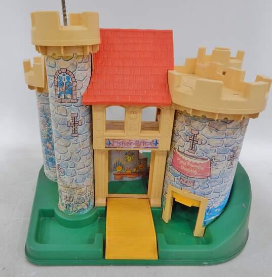 Vintage Fisher Price #993 Little People Play Family Castle 1974 image number 2
