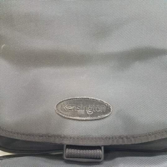 Kensington Saddle Bag Pro Convertible Notebook Carrying Case image number 8