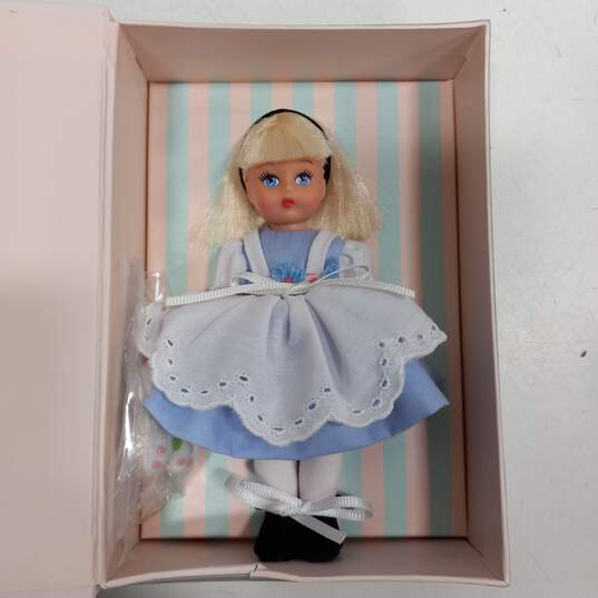 Madame Alexander Storyland Classics Alice in Wonderland Doll image number 3