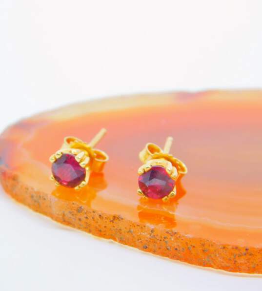 14K Yellow Gold Red Spinel Stud Earrings 1.0g image number 2