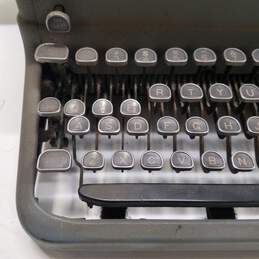 Vintage Royal Typewriter-SOLD AS IS, FOR PARTS OR REPAIR alternative image