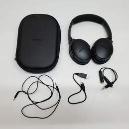 Bose Black On Ear Headphones With Case