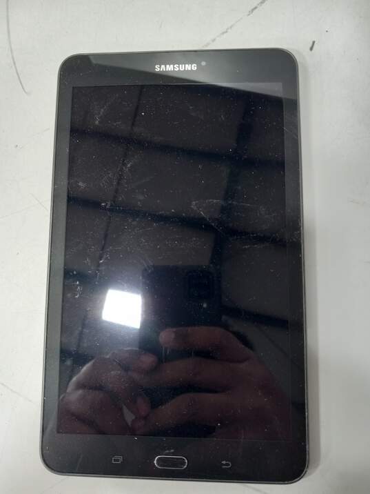 Dark Gray Samsung Galaxy Tab E image number 4