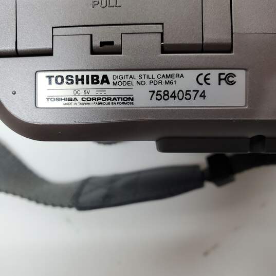Toshiba PDR M65 3.3 MP Digital Camera Silver image number 7