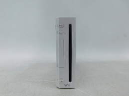 Nintendo Wii w/ 3 Games & 2 Controllers alternative image