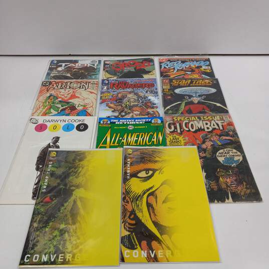 Bundle of 11 DC Comic Books image number 1