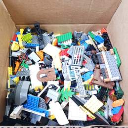 8.7 lbs Assorted LEGO Bricks