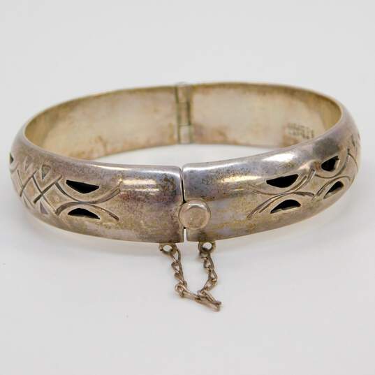 Vintage Taxco Sterling Silver Etched Cut Out Bangle Bracelet w/ Safety Chain 41.7g image number 4