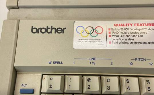 Brother Electronic Typewriter AX-350 image number 5