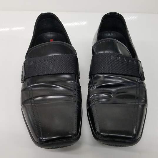 Prada Black Leather Dress Loafers Men's Size 8.5 image number 4