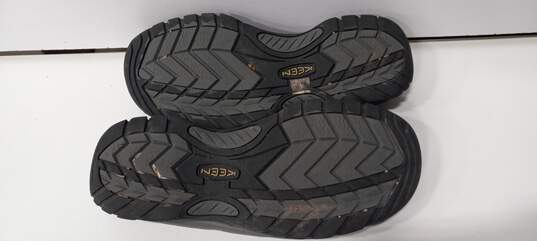 Keen Gray And Black Venice H2 Closed Toe Sandals Size 9.5 image number 5