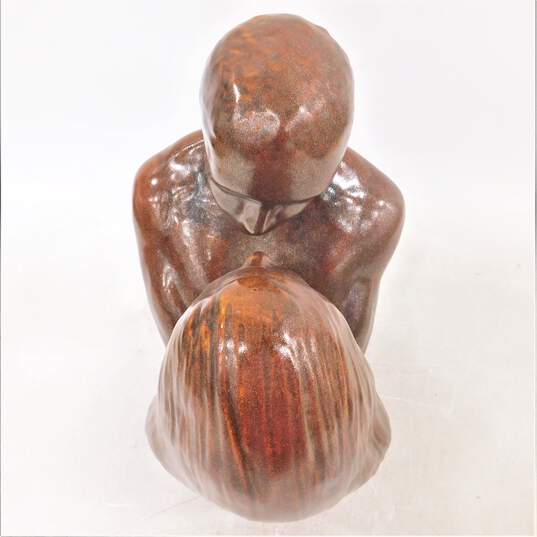 2001 Royal Haeger Pottery Lovers Embrace Sculpture Copper Shimmer Glaze image number 2