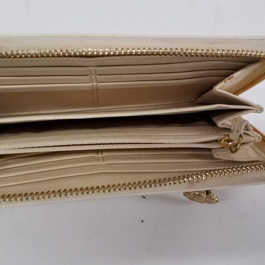 Coach Signature Ivory & Gold Wallet image number 3