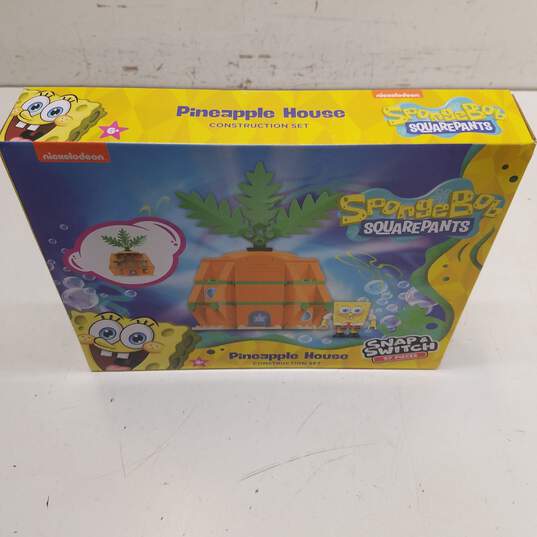 SpongeBob Squarepants Pineapple House Snap & Switch Construction Set image number 5