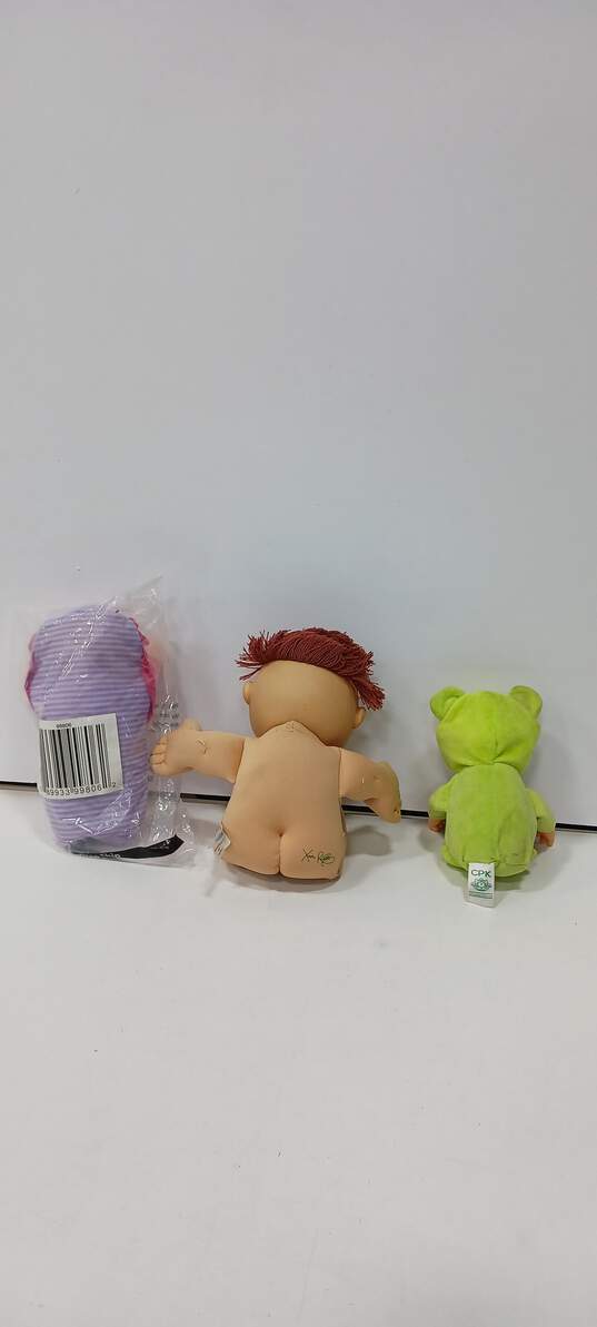 Bundle of Five Cabbage Patch Dolls image number 5
