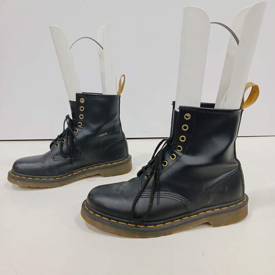 Women's Black Dr. Martens Boots Size 9M image number 2