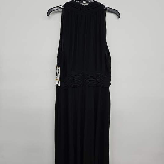 Black Sleeveless Deep V Cinched Waist Dress image number 2