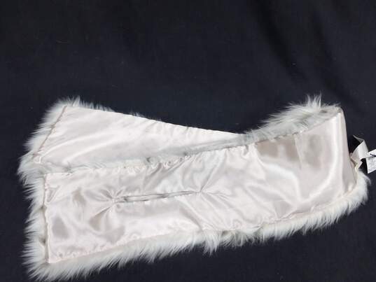 Women's CHICO'S White Spotted Faux Fur Shoulder Drape Scarf image number 4